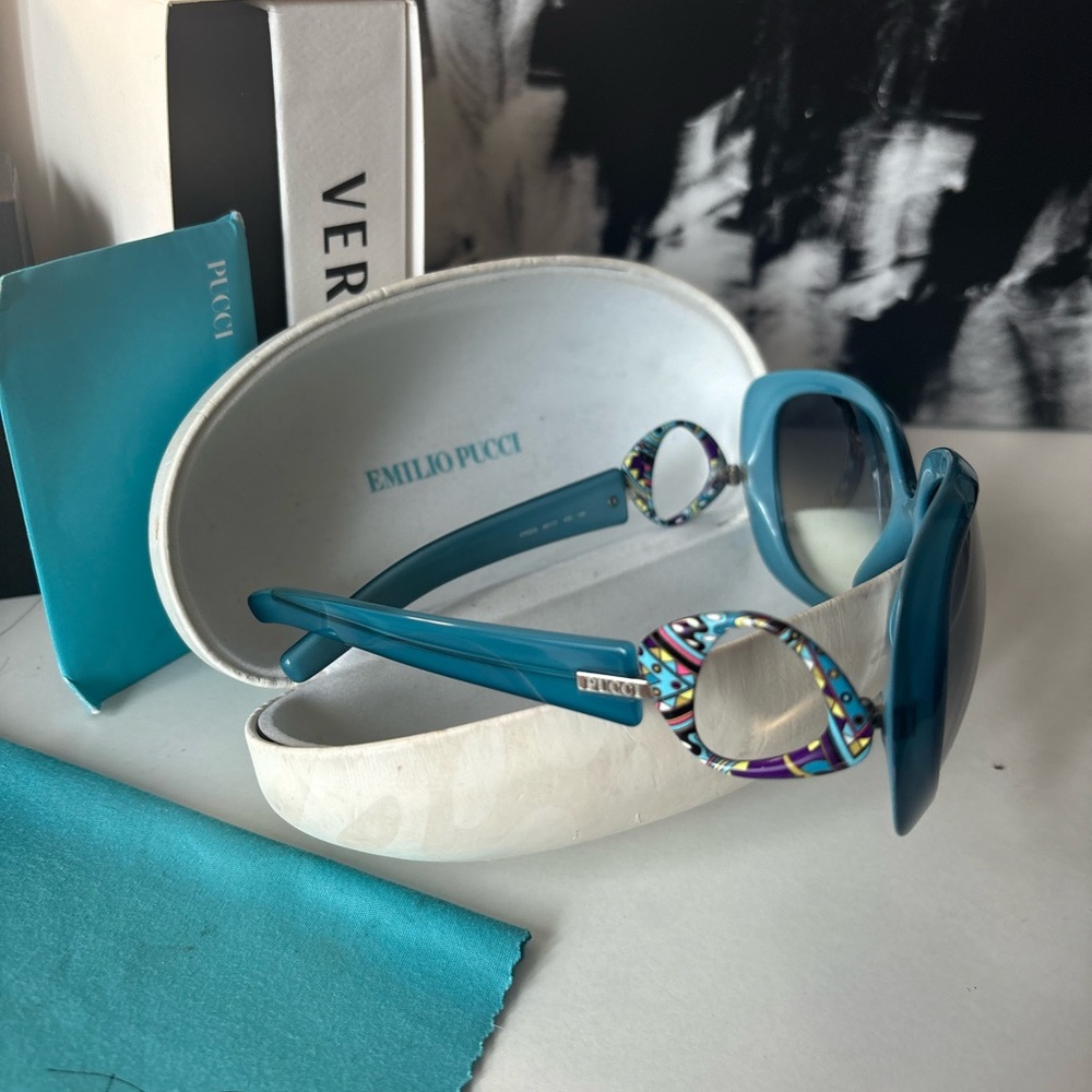 Emilio Pucci Turquoise Round-Accent Women's Sunglasses EP620S